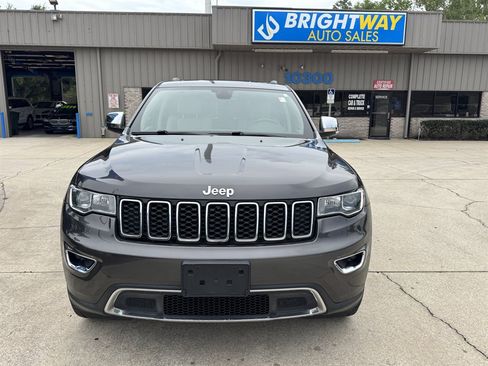 Used 2018 Jeep Grand Cherokee Limited AWD/4WD image 4