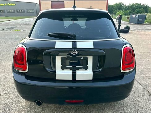 Used 2019 MINI Cooper 4-Door Hardtop FWD image 5