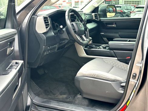 Used 2022 Toyota Tundra SR5 AWD/4WD image 4