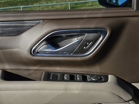 Used 2021 GMC Yukon SLT w/ SLT Premium Package image 28