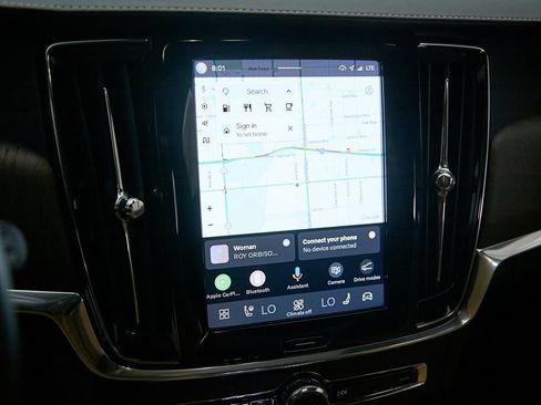 Certified 2025 Volvo V90 B6 Cross Country Ultra AWD/4WD image 19