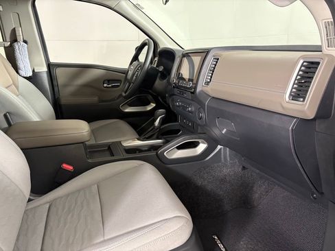 Used 2023 Nissan Frontier SV w/ Technology Package image 14