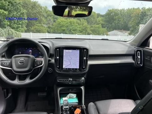 Used 2024 Volvo XC40 B5 Plus w/ Protection Package Premier AWD/4WD image 3