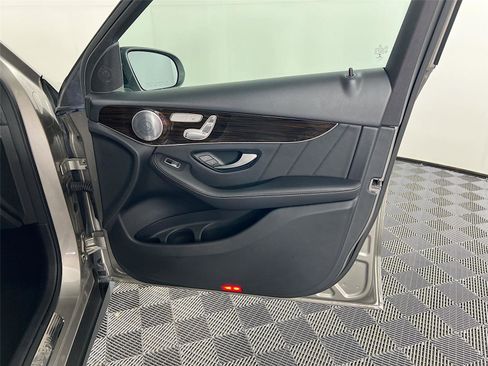 Certified 2019 Mercedes-Benz GLC 300 4MATIC image 28