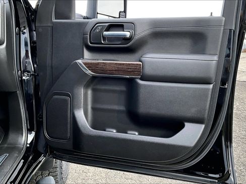 Used 2023 GMC Sierra 3500 SLE w/ SLE Convenience Package image 17