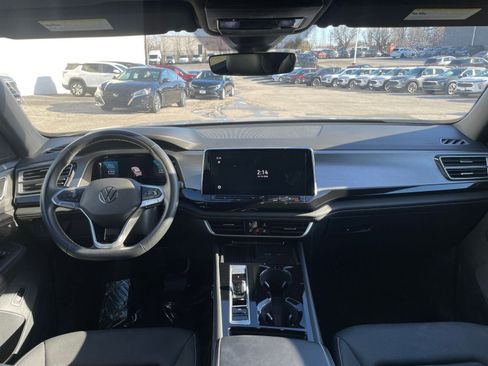 Used 2025 Volkswagen Atlas Cross Sport SE image 33