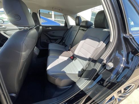 Used 2025 Volkswagen Jetta SE image 25