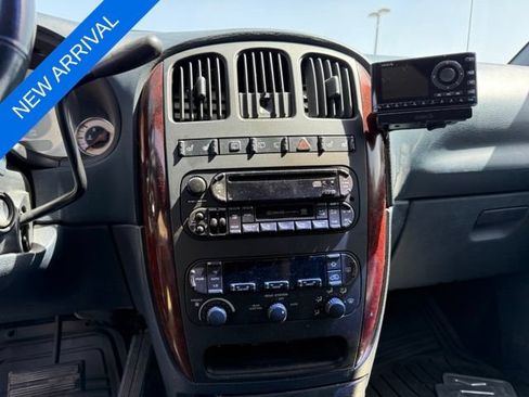 Used 2002 Chrysler Town & Country LXi AWD/4WD image 12
