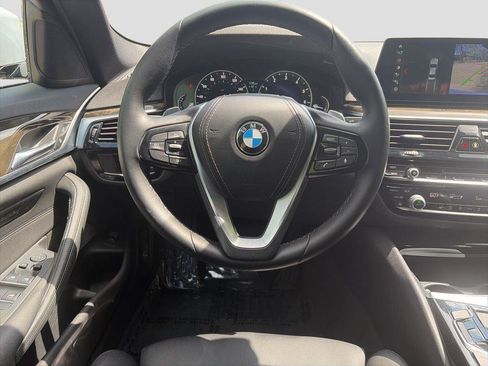 Used 2019 BMW 530i w/ Convenience Package RWD image 14