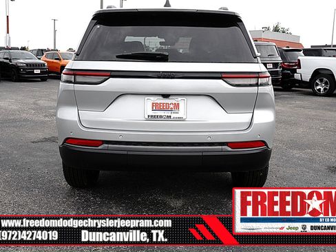 New 2026 Jeep Grand Cherokee Altitude RWD image 4