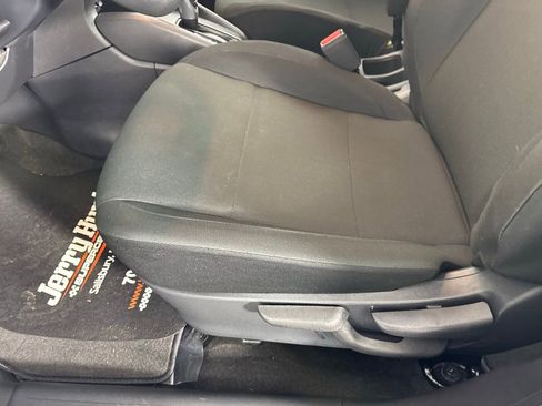 Used 2024 Nissan Kicks S image 10