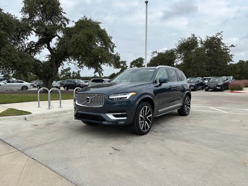 New 2025 Volvo XC90 B6 Plus w/ Protection Package Premier image 2