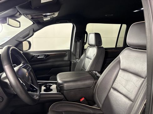 Certified 2025 Chevrolet Suburban Premier AWD/4WD image 33