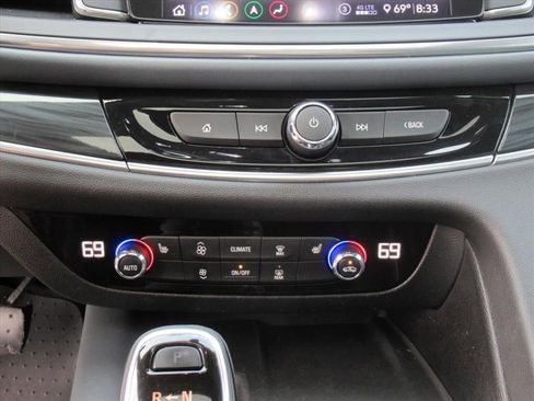 Used 2020 Buick Enclave Essence w/ Sound and Sites Package image 23