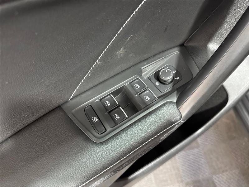 Used 2023 Volkswagen Tiguan SE R-Line FWD image 33