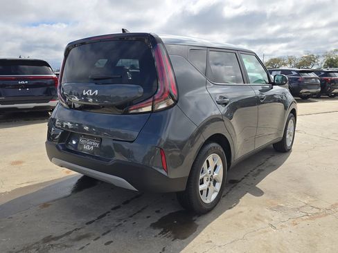 Certified 2025 Kia Soul LX image 8