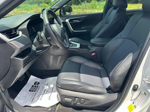 Used 2023 Toyota RAV4 XSE AWD/4WD image 12