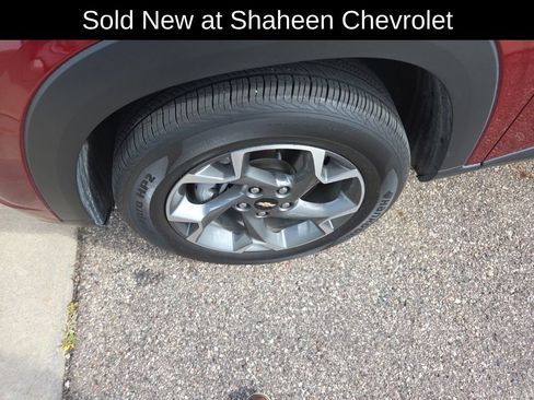 Used 2025 Chevrolet Trax LT w/ Driver Confidence Package FWD image 8