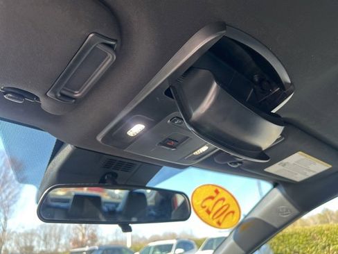 Used 2025 Toyota Camry SE image 29