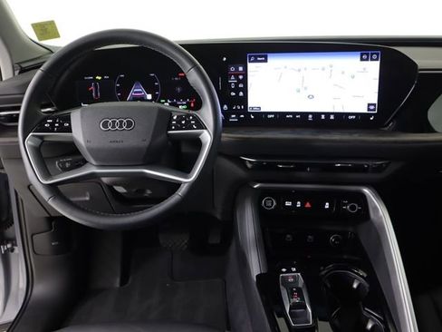 Certified 2025 Audi Q5 Premium w/ Convenience Package AWD/4WD image 21