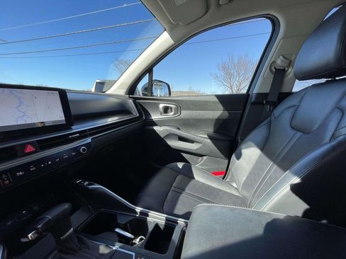 Used 2024 Kia Sorento S image 31