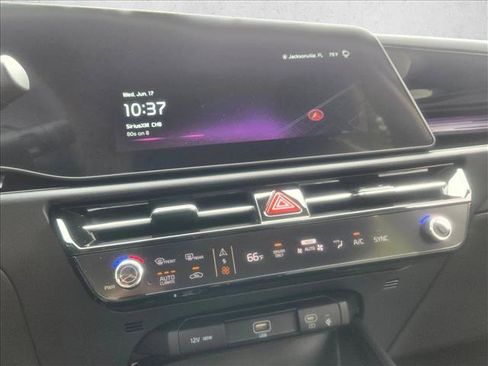 Used 2025 Kia Niro FWD image 13