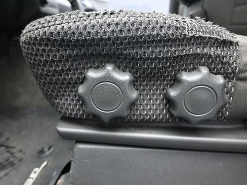 Used 2014 Nissan Frontier PRO-4X image 10