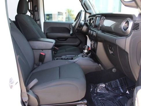 Used 2021 Jeep Wrangler Unlimited Sahara image 17