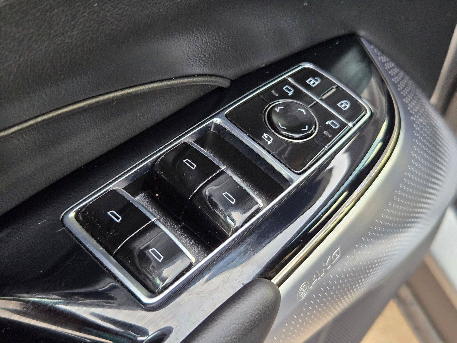 Certified 2025 Cadillac Lyriq Luxury w/ LPO, Floor Liner Package AWD/4WD image 10