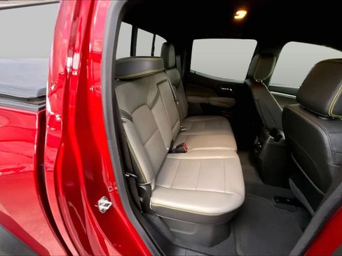 Used 2025 Chevrolet Colorado ZR2 w/ Technology Package AWD/4WD image 20