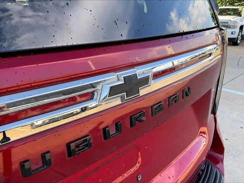 Used 2021 Chevrolet Suburban LT w/ Rear Media and Nav Package AWD/4WD image 31