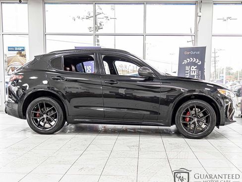 Used 2021 Alfa Romeo Stelvio Ti Sport AWD/4WD image 9