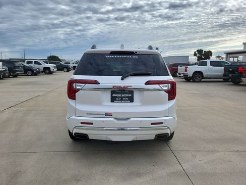 Used 2023 GMC Acadia Denali w/ Denali Technology Package image 6