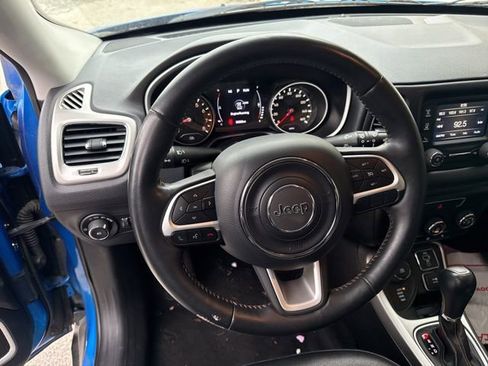 Used 2018 Jeep Compass Latitude w/ Cold Weather Group image 11