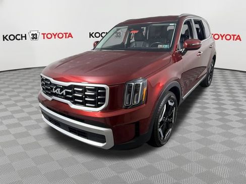 Used 2024 Kia Telluride S AWD/4WD image 3