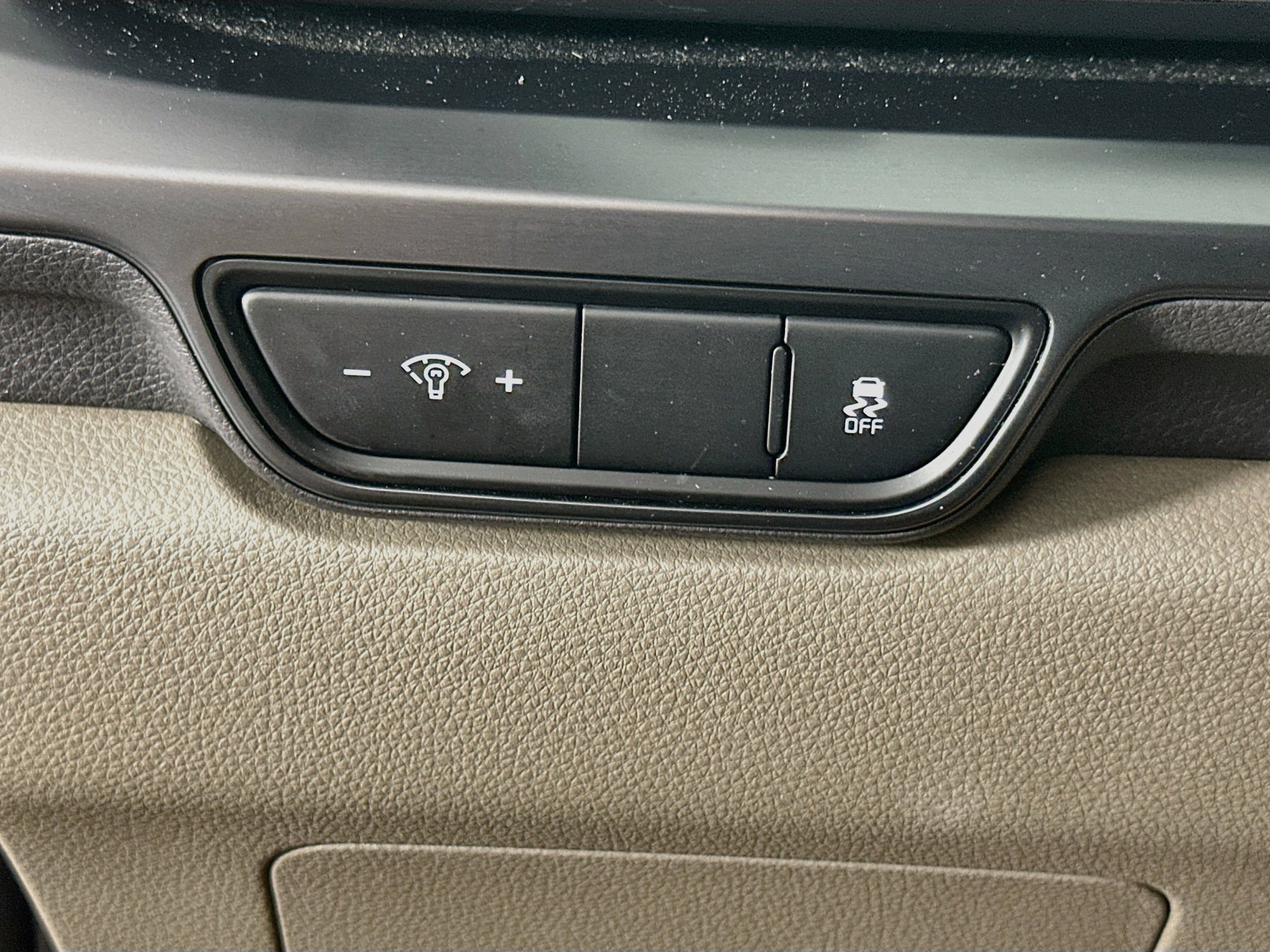 Used 2026 Kia Carnival FWD image 17
