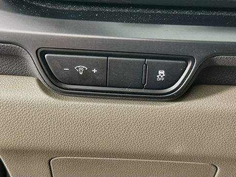 Used 2026 Kia Carnival FWD image 17