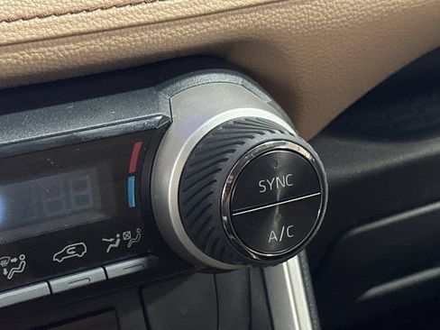 Certified 2025 Toyota RAV4 XLE AWD/4WD image 31