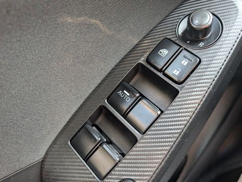 Used 2014 MAZDA MAZDA3 i Sport image 28