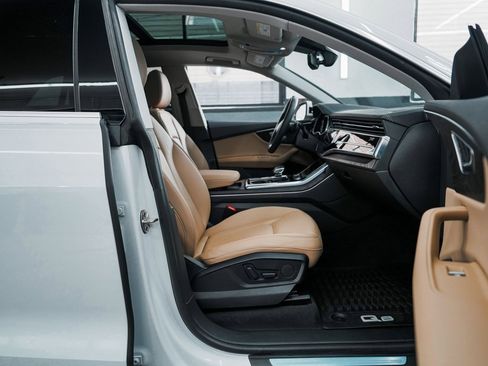 Used 2023 Audi Q8 Premium w/ Convenience Package image 37