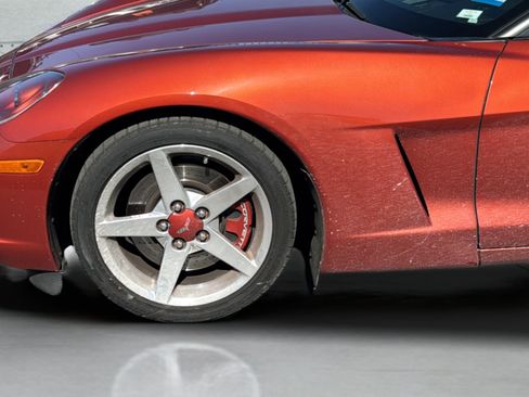 Used 2005 Chevrolet Corvette Coupe w/ Preferred Equipment Group RWD image 36