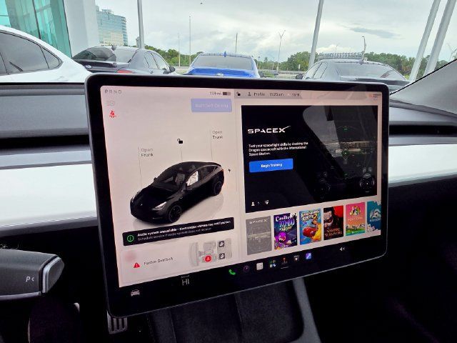 Used 2023 Tesla Model Y Long Range AWD/4WD image 35