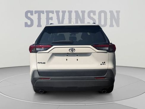 Used 2025 Toyota RAV4 LE AWD/4WD image 4