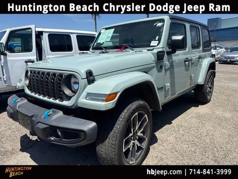 Used 2024 Jeep Wrangler Unlimited AWD/4WD image 1