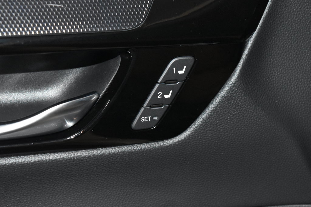 Used 2024 Honda CR-V EX-L image 5