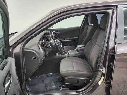 Used 2019 Dodge Charger SXT image 12