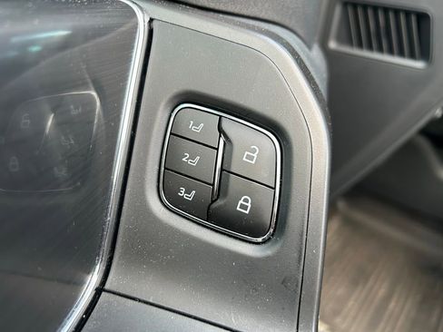 Used 2025 Ford F150 Lariat image 18