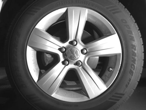 Used 2012 Jeep Compass Sport AWD/4WD image 9