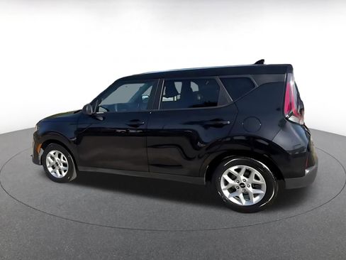 Used 2025 Kia Soul LX w/ LX Technology Package image 10