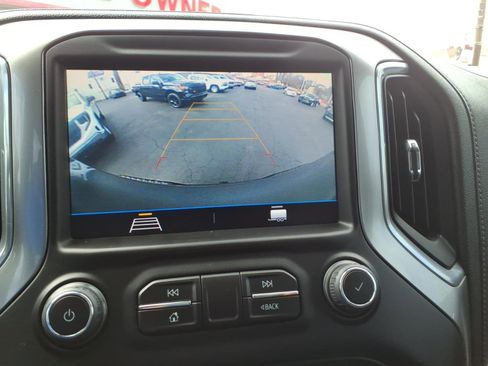 Used 2021 Chevrolet Silverado 1500 LT Trail Boss w/ Bed Protection Package image 16